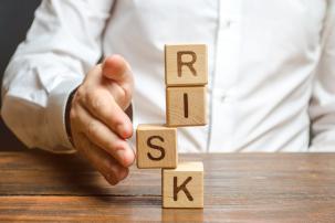 Beheersing, integratie en optimalisering van risico's voor spaarders en beleggers bij financiële beslissingen