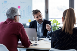 Adviesgesprekken - Hoe omgaan met dalende financiële markten?